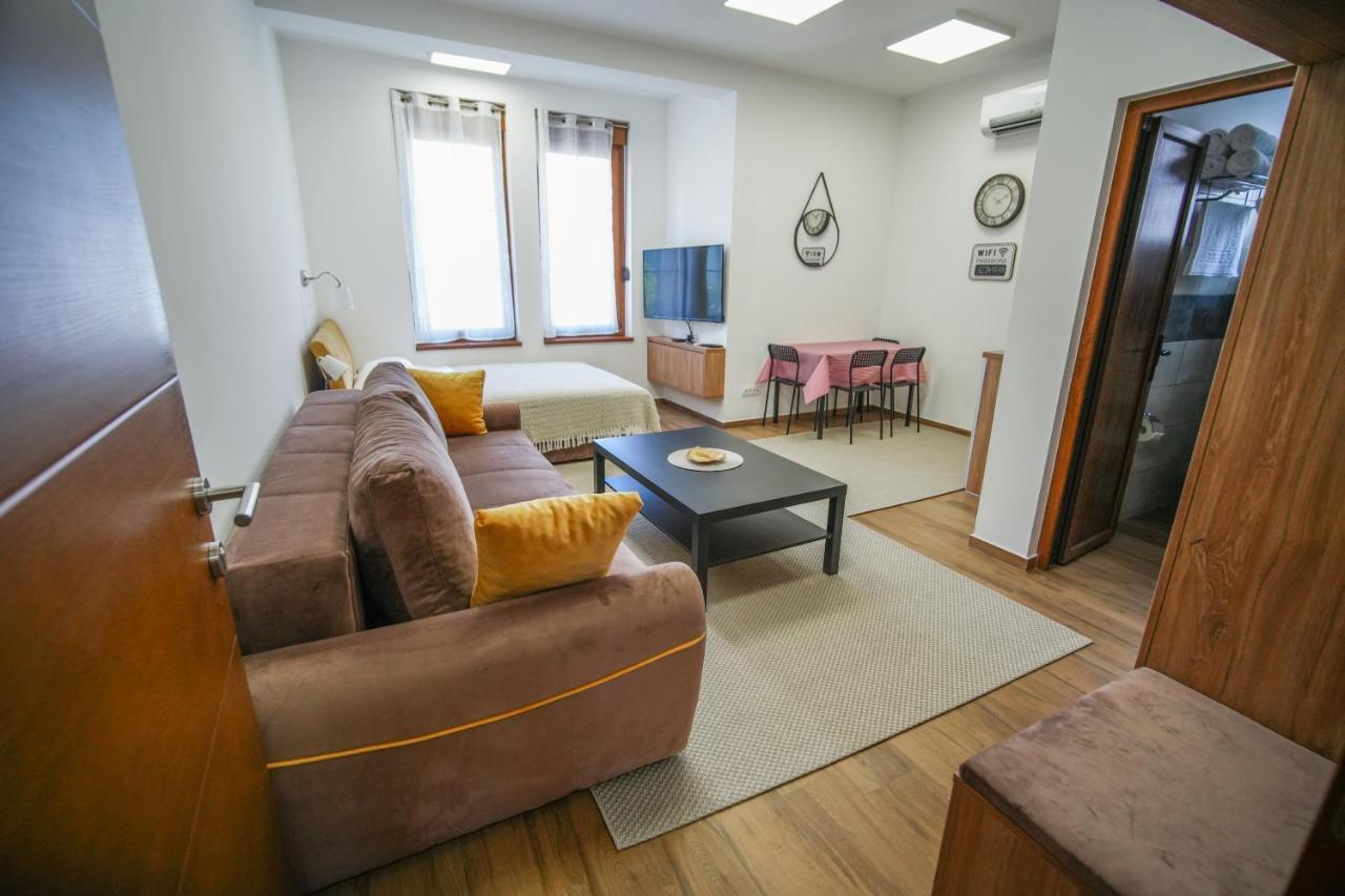 Prenociste Sole Aparthotel Vranje Bagian luar foto